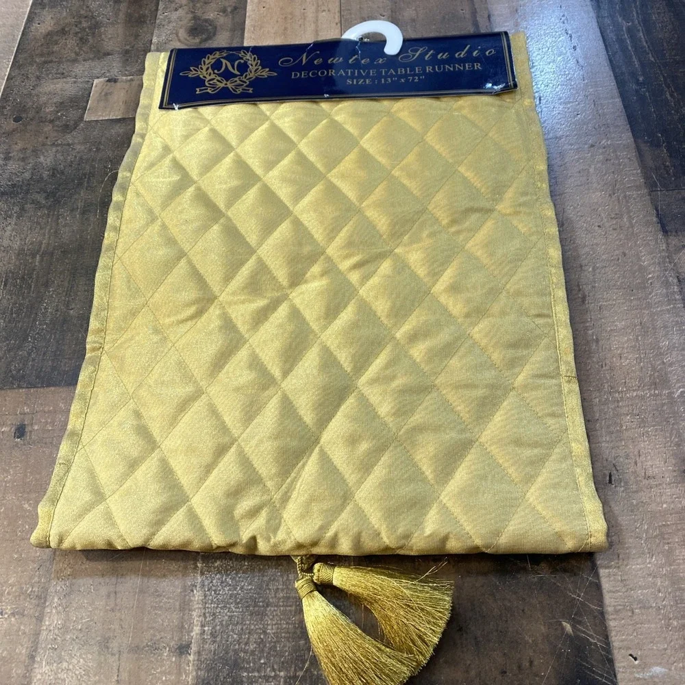 Table Runner 13